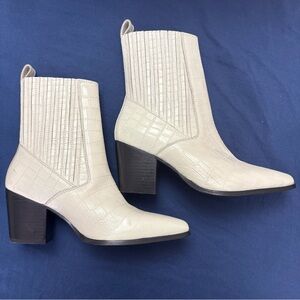 Journee Collection Cream Heeled Boots